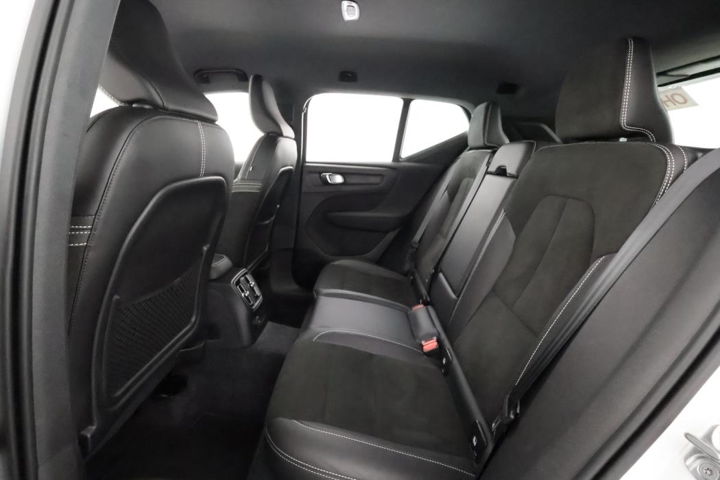 VOLVO XC40 2022