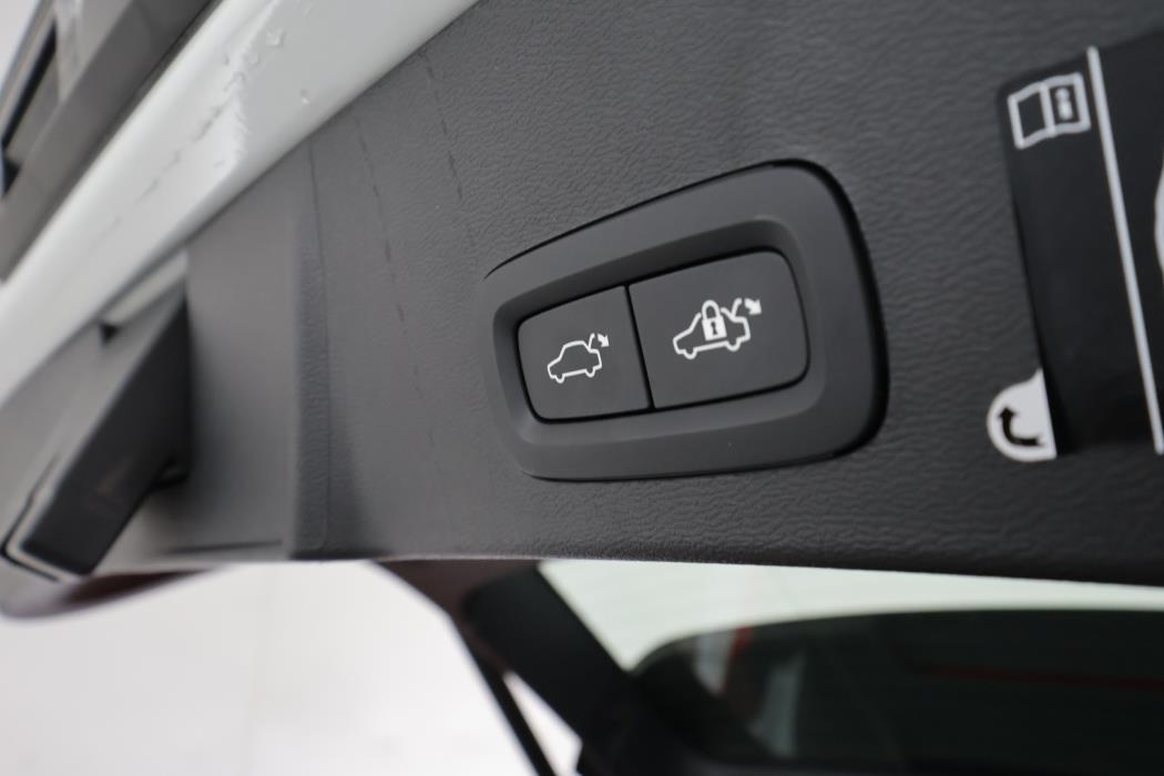VOLVO XC40 2022