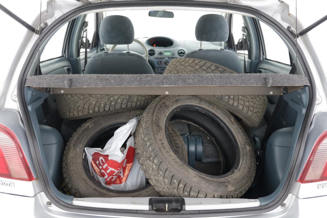 TOYOTA Yaris 2002