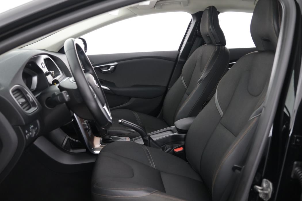 VOLVO V40 Cross Country 2015