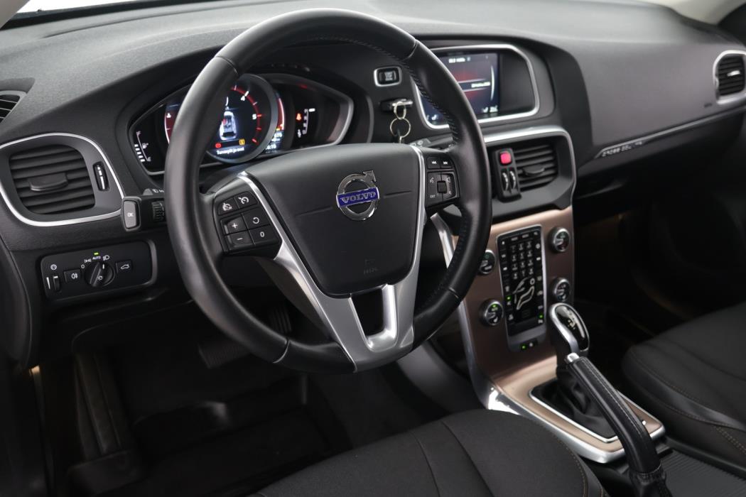 VOLVO V40 Cross Country 2015