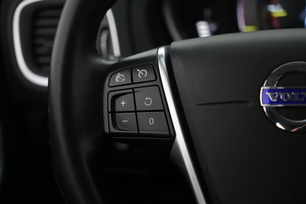 VOLVO V40 Cross Country 2015