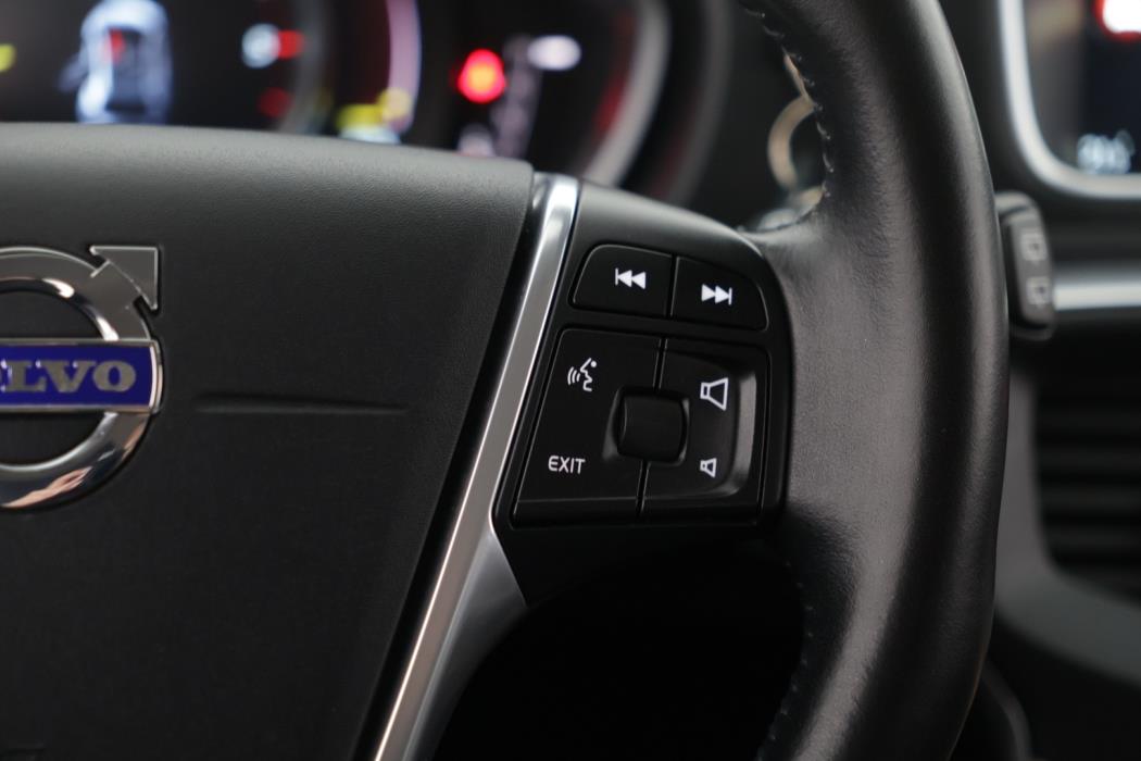 VOLVO V40 Cross Country 2015