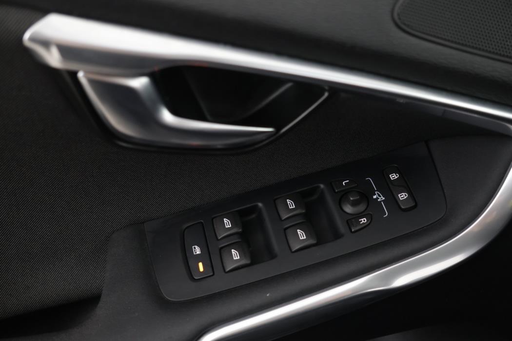 VOLVO V40 Cross Country 2015