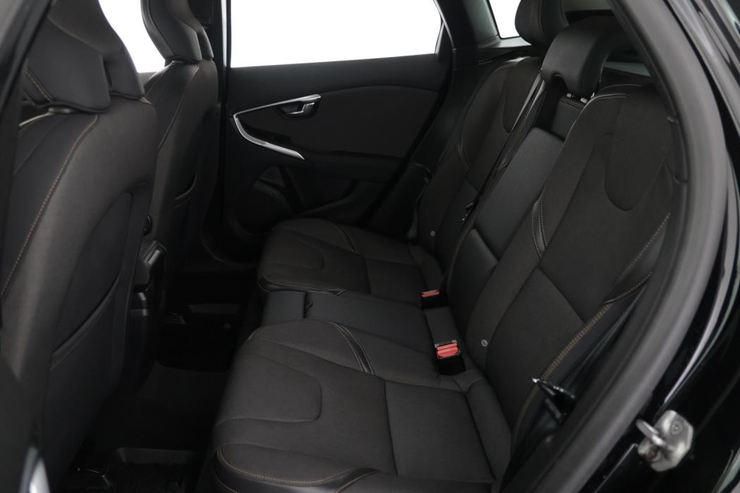 VOLVO V40 Cross Country 2015
