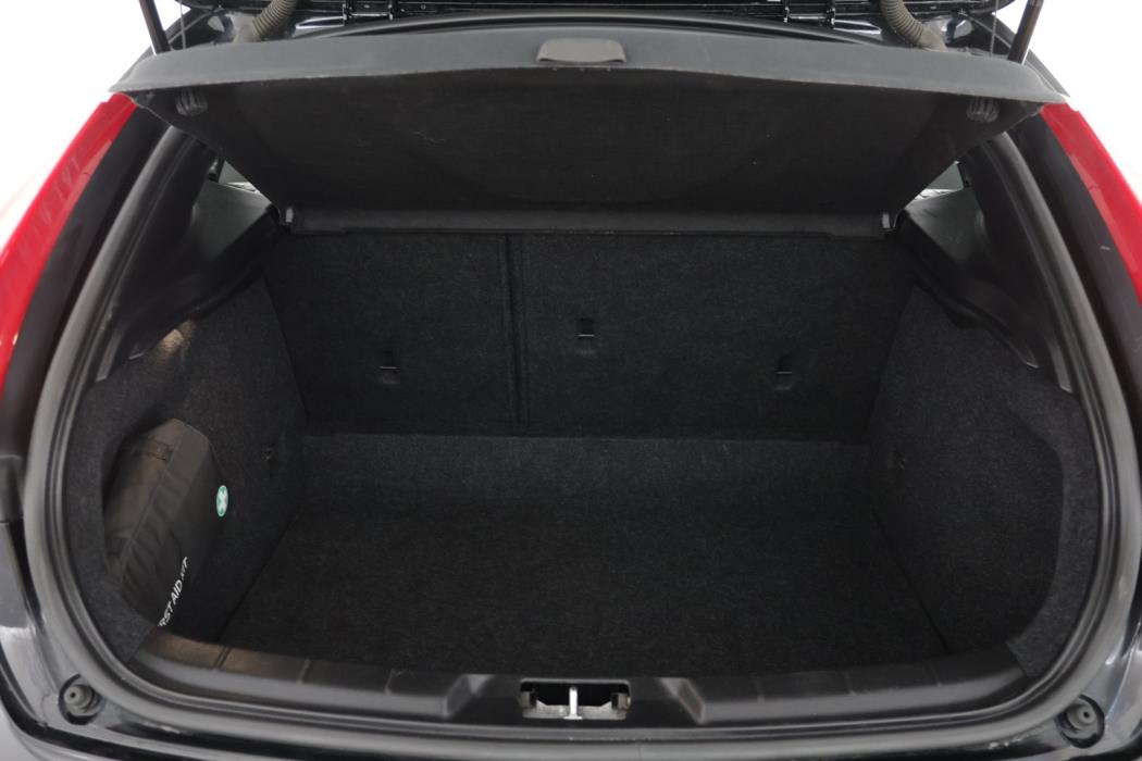 VOLVO V40 Cross Country 2015