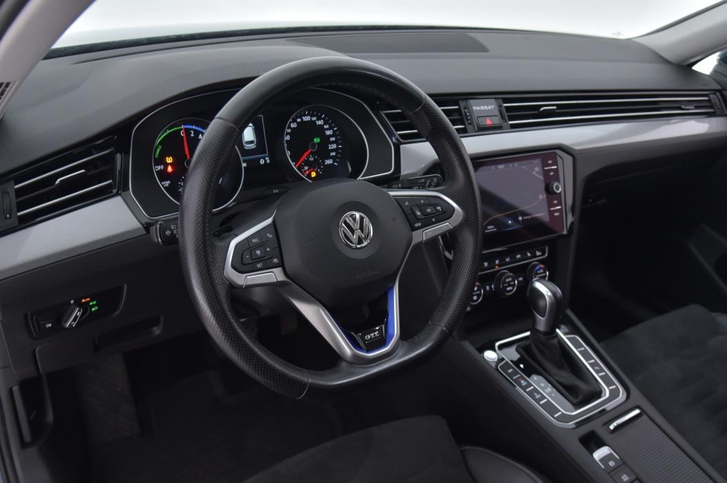 VOLKSWAGEN PASSAT GTE 2020