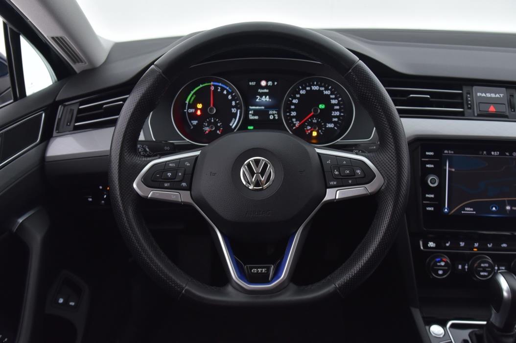 VOLKSWAGEN PASSAT GTE 2020