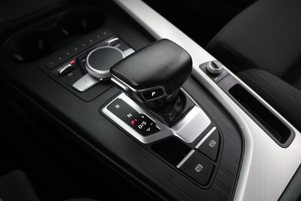 AUDI A4 2017