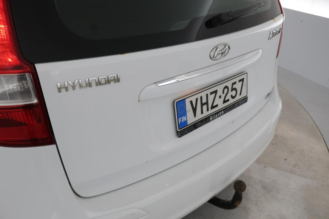 HYUNDAI i30 2011
