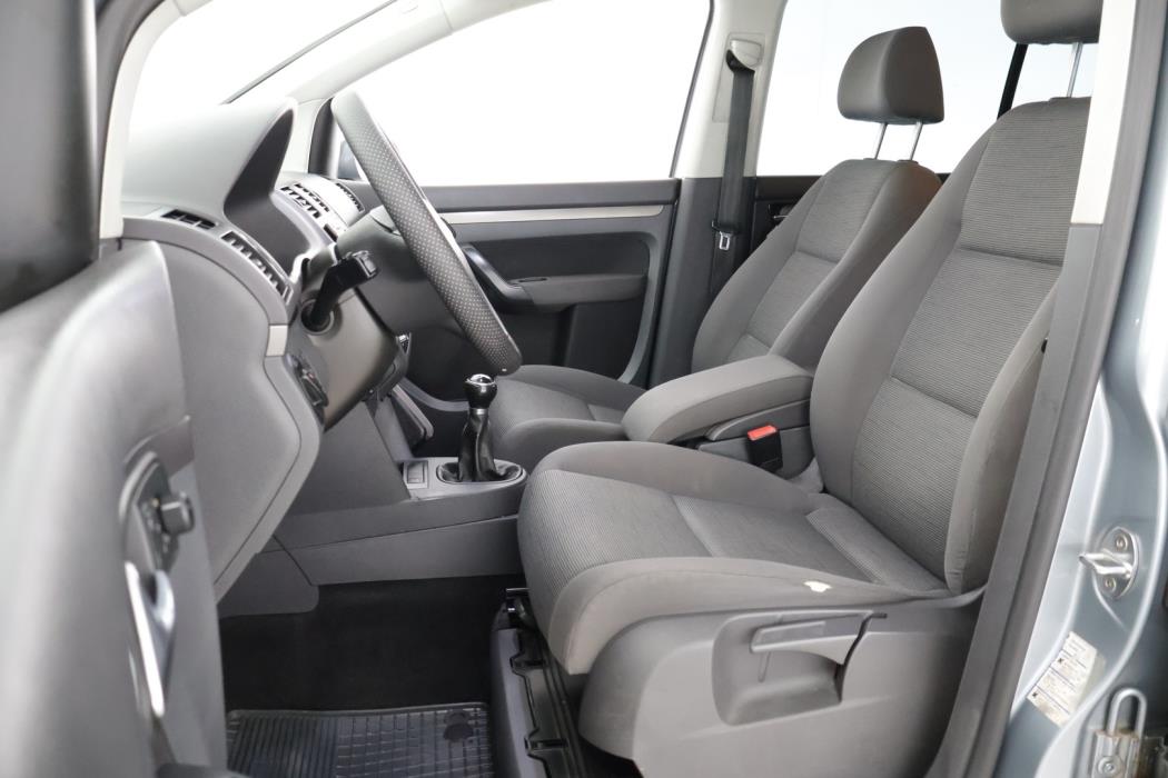 VOLKSWAGEN Touran 2008