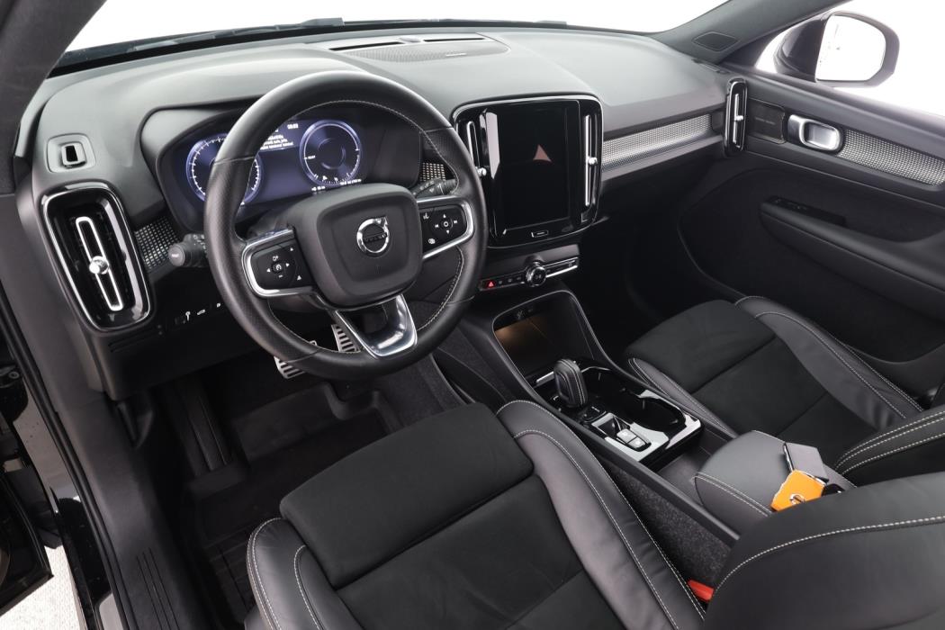 VOLVO XC40 2021