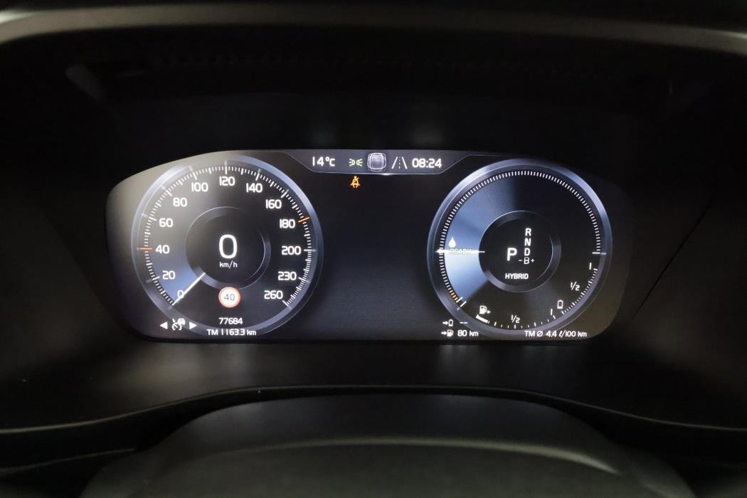 VOLVO XC40 2021