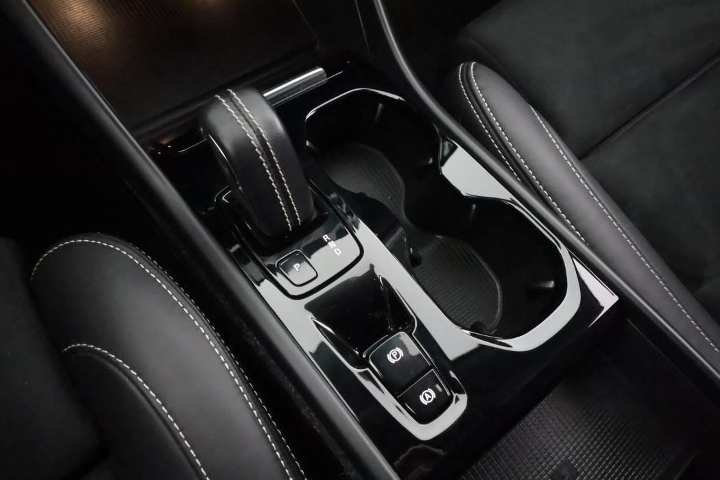 VOLVO XC40 2021
