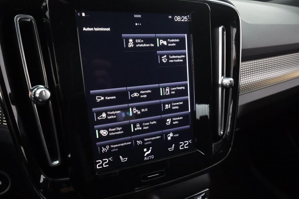 VOLVO XC40 2021