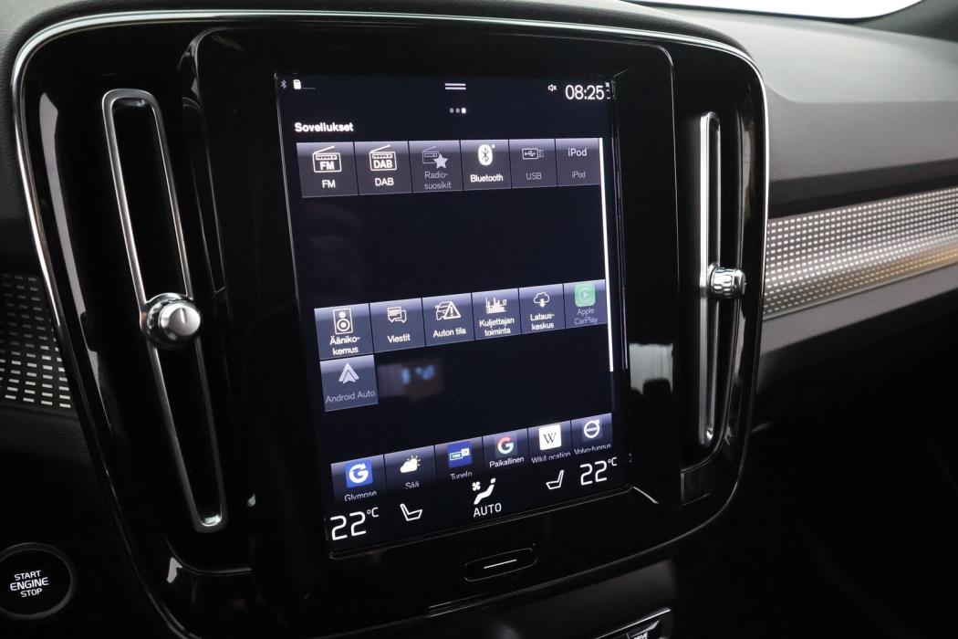VOLVO XC40 2021