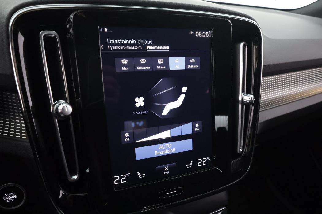 VOLVO XC40 2021