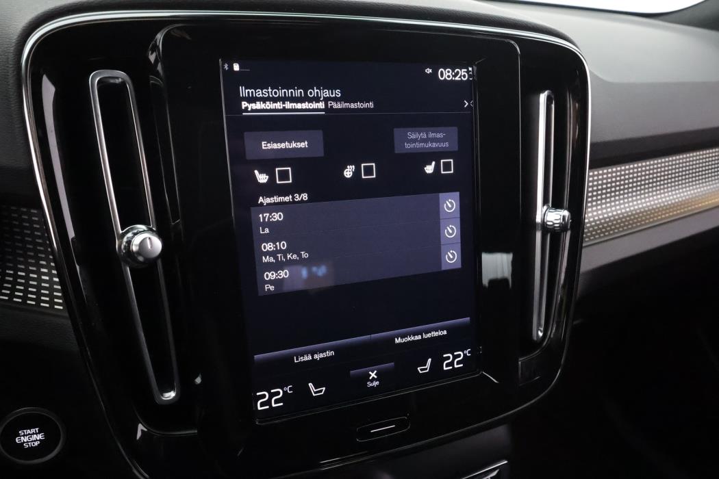 VOLVO XC40 2021