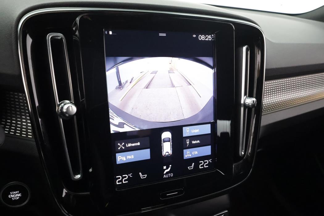 VOLVO XC40 2021