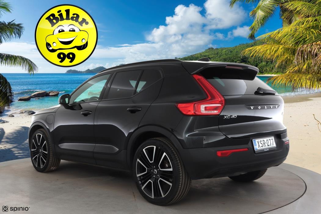 VOLVO XC40 2021