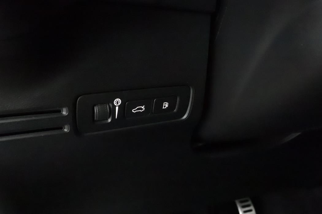 VOLVO XC40 2021