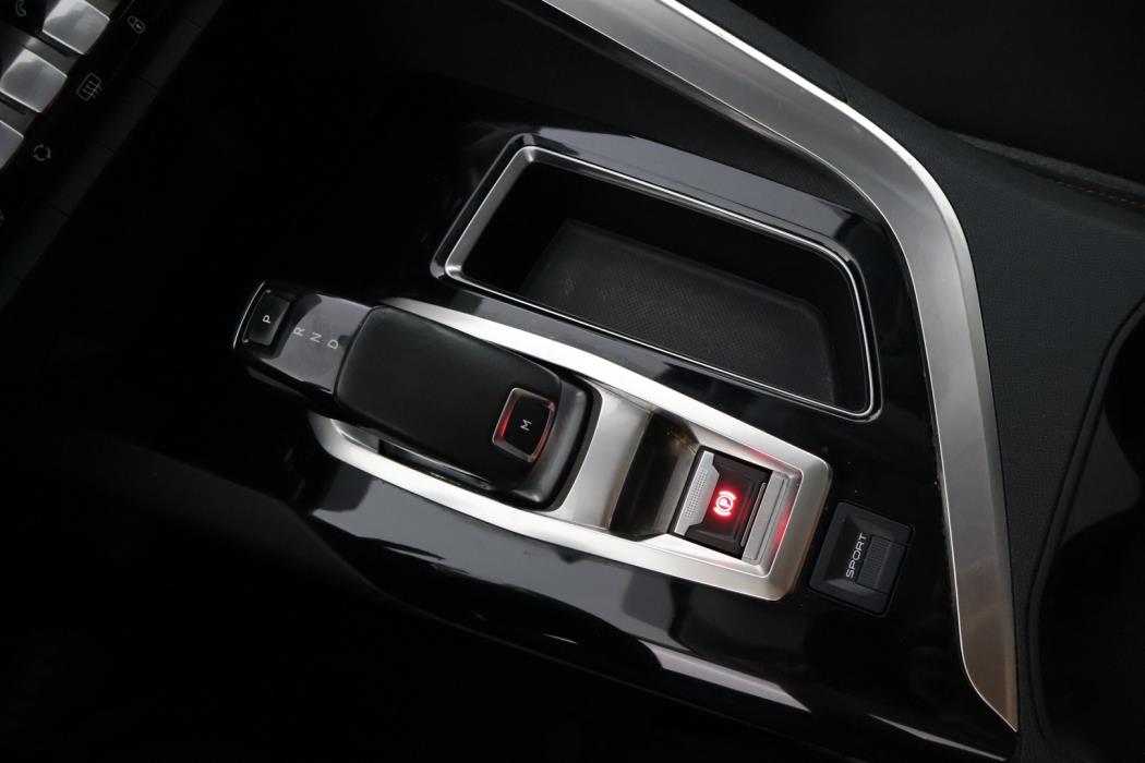 PEUGEOT 5008 2019