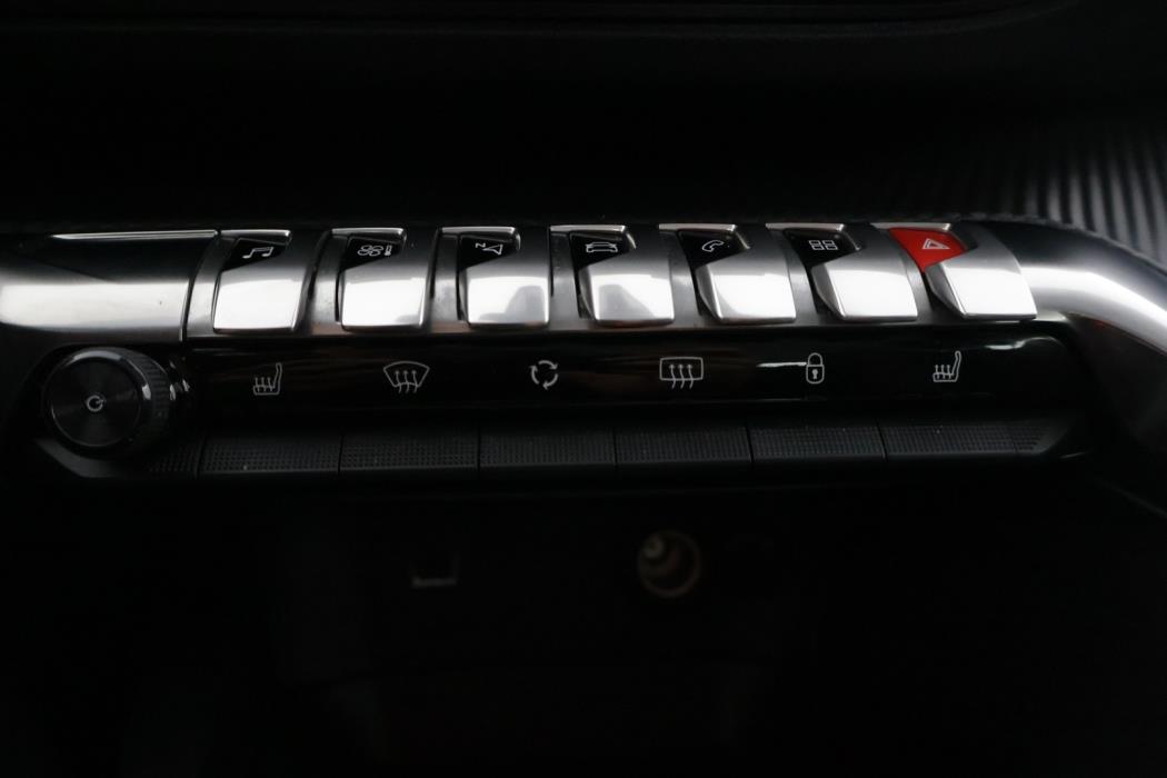 PEUGEOT 5008 2019
