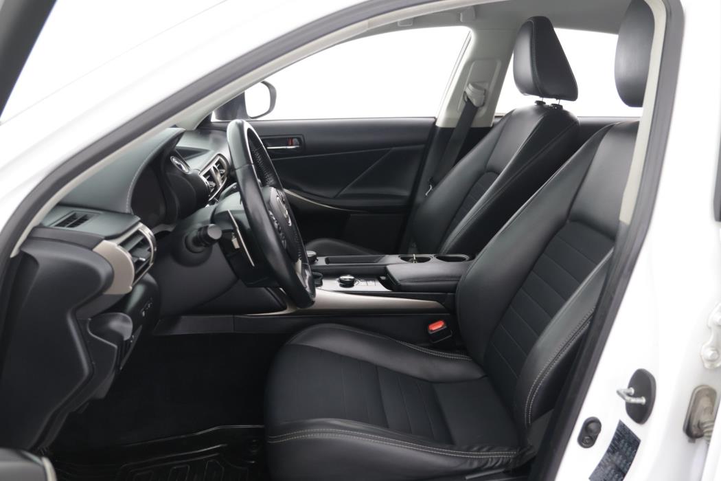 LEXUS IS 2013