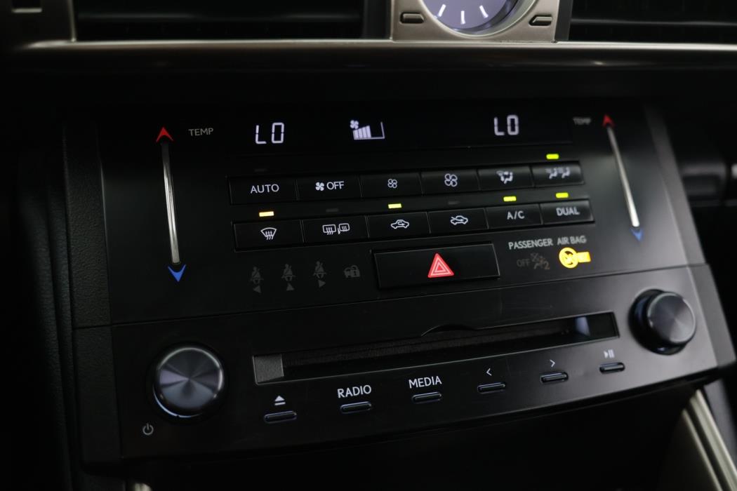 LEXUS IS 2013