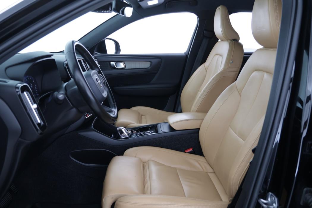 VOLVO XC40 2020