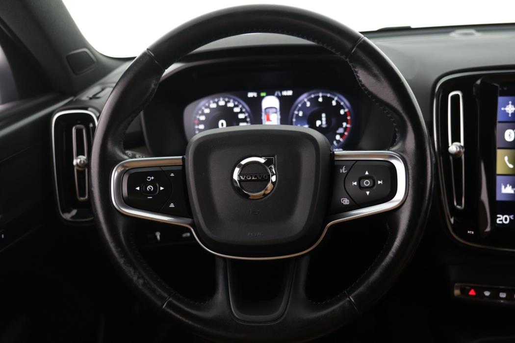 VOLVO XC40 2020