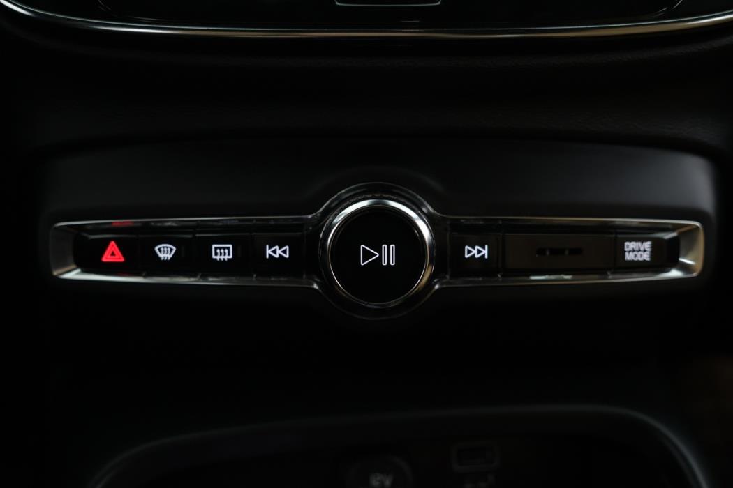 VOLVO XC40 2020
