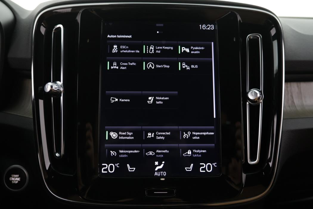 VOLVO XC40 2020