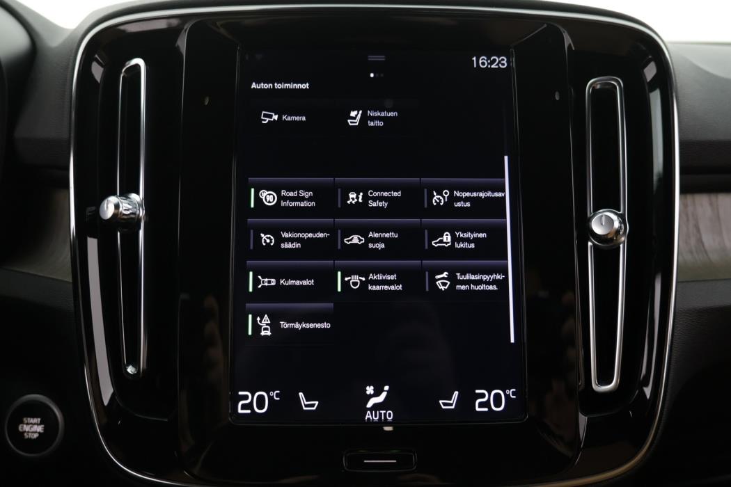 VOLVO XC40 2020