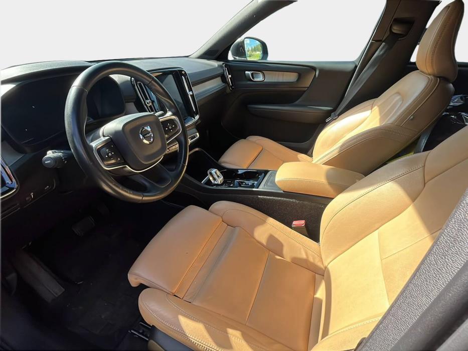 VOLVO XC40 2020