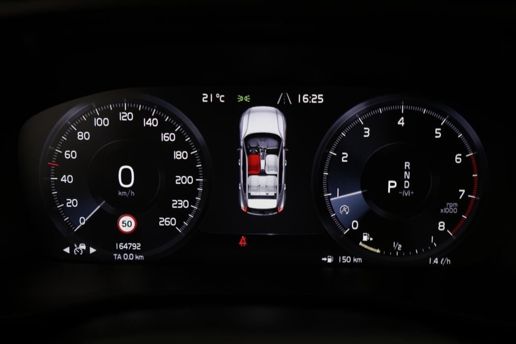 VOLVO XC40 2020