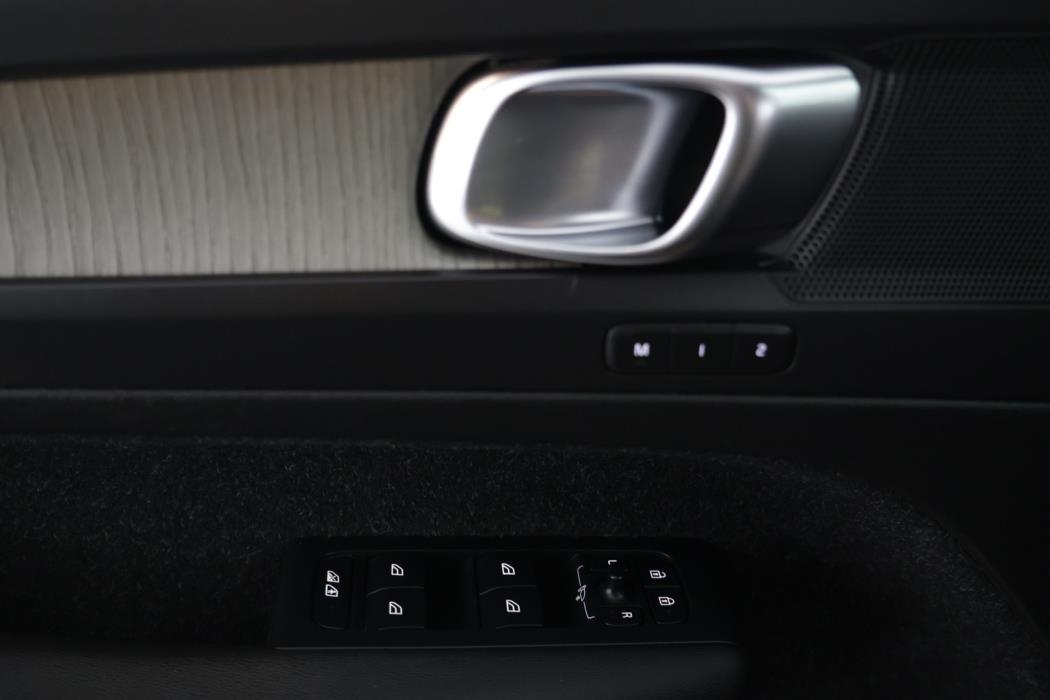 VOLVO XC40 2020
