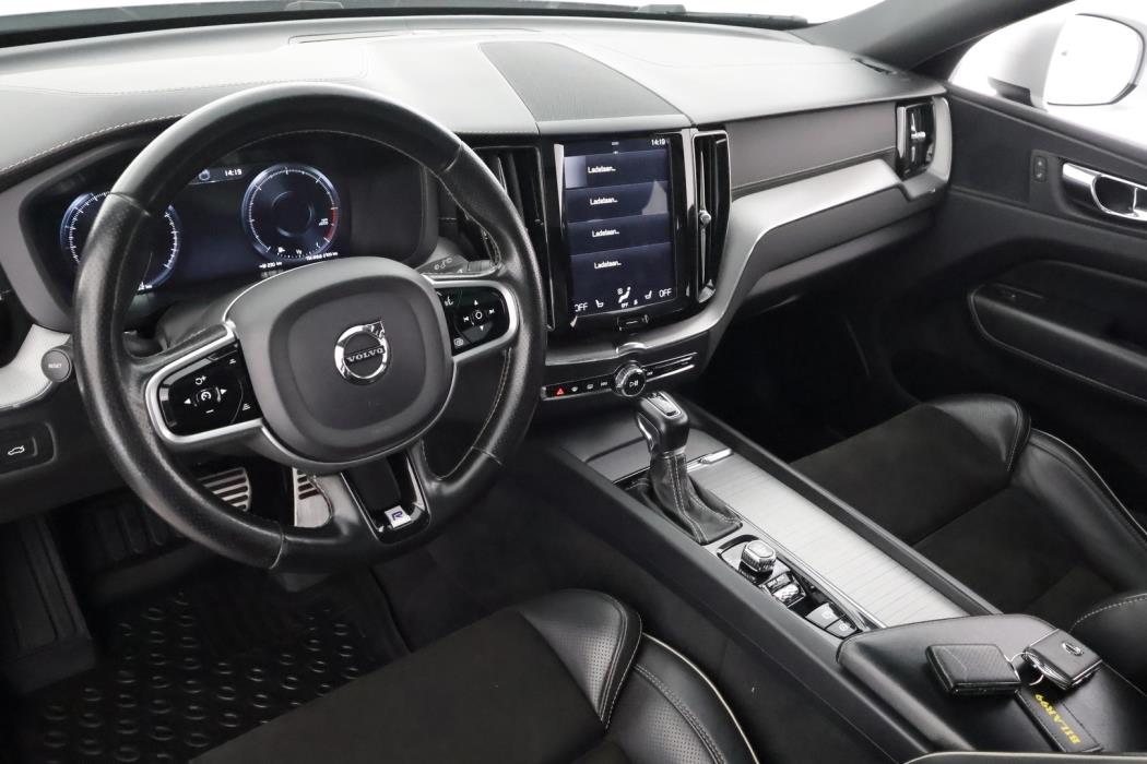 VOLVO XC60 2019