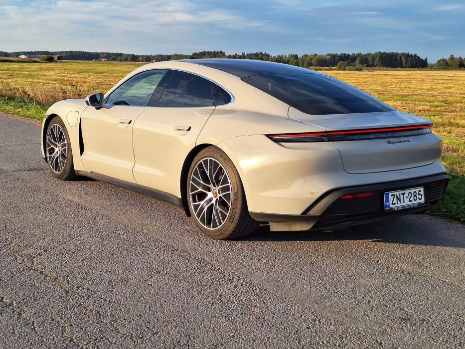 PORSCHE Taycan 2021