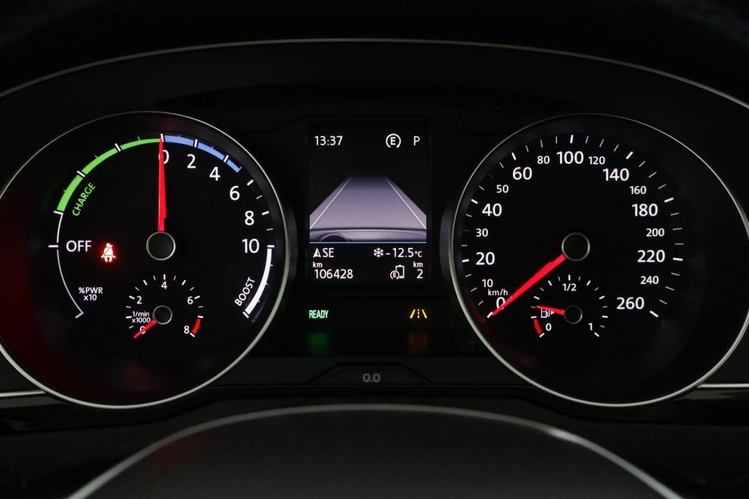 VOLKSWAGEN Passat 2018