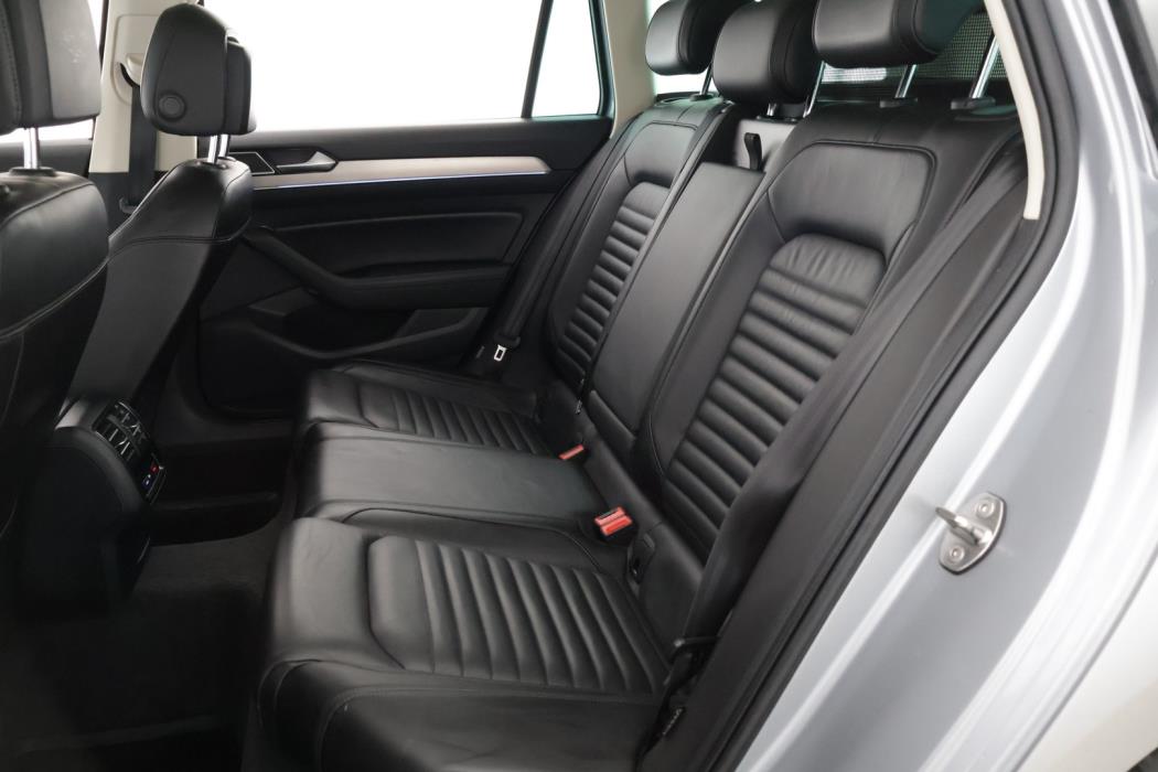 VOLKSWAGEN Passat 2018