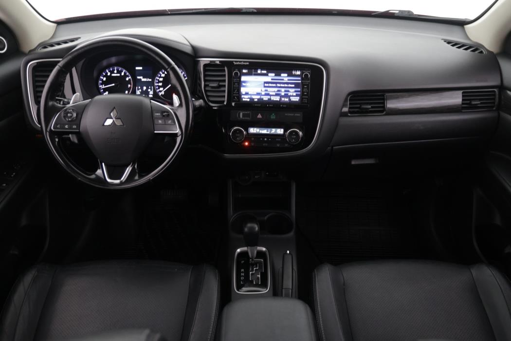 MITSUBISHI Outlander 2016