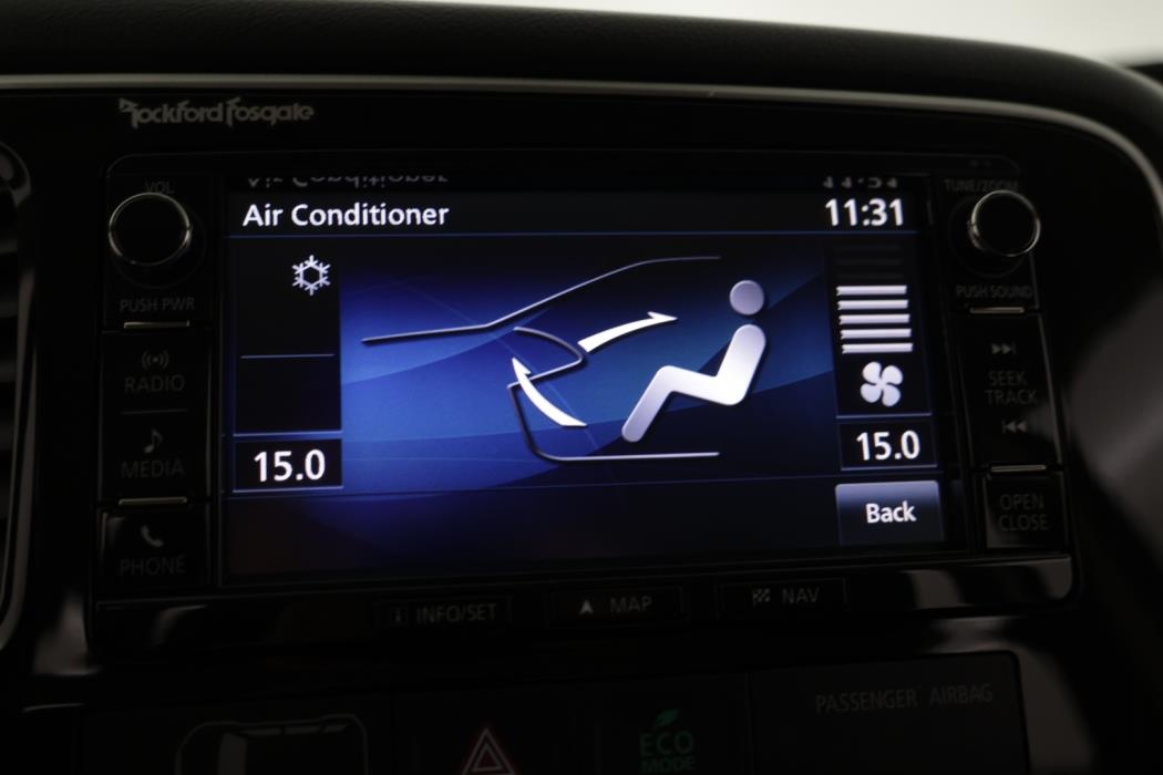 MITSUBISHI Outlander 2016