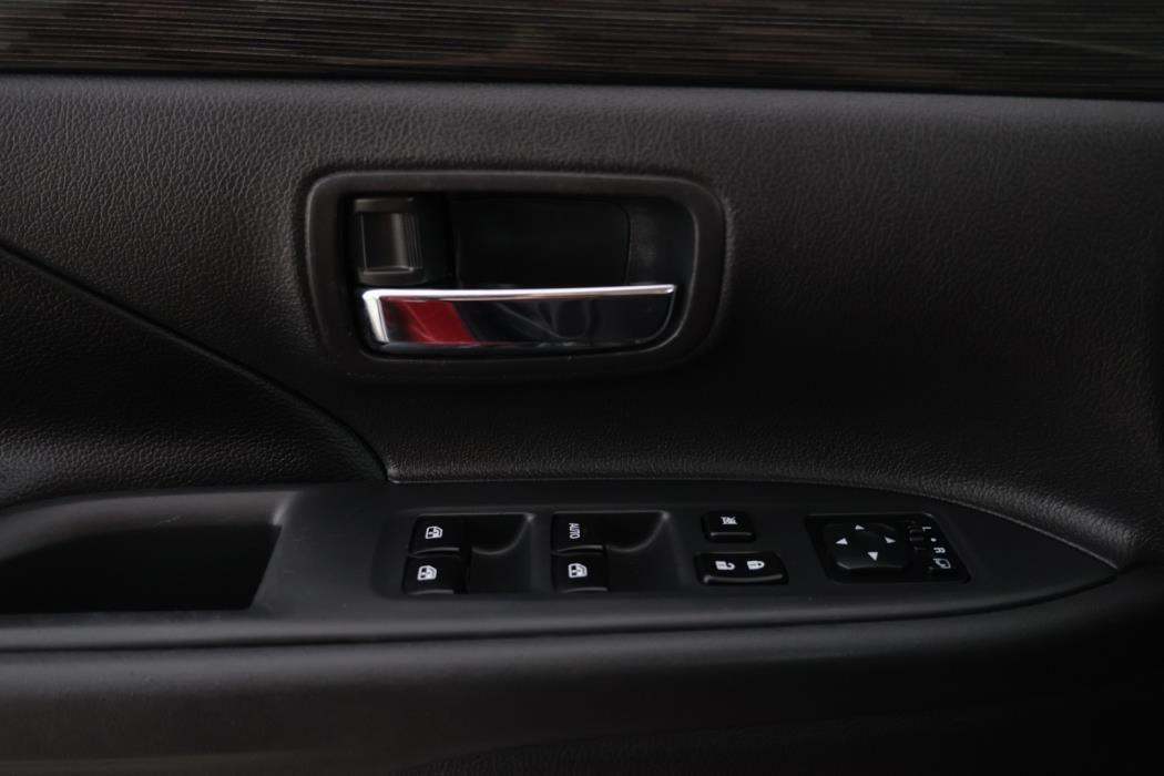 MITSUBISHI Outlander 2016
