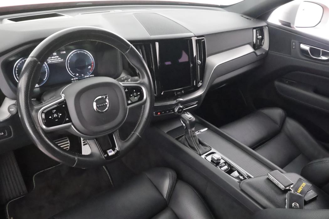 VOLVO XC60 2018