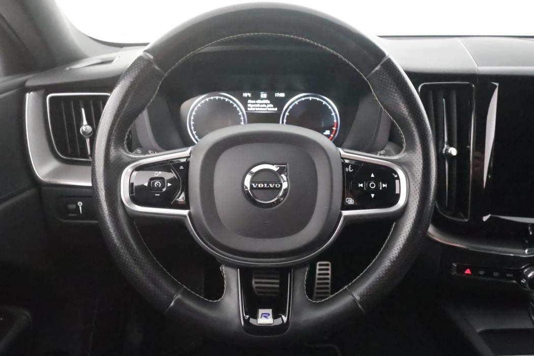 VOLVO XC60 2018