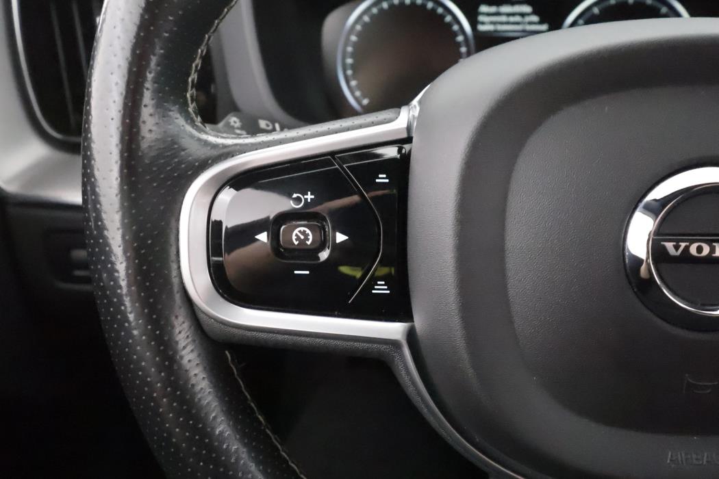 VOLVO XC60 2018