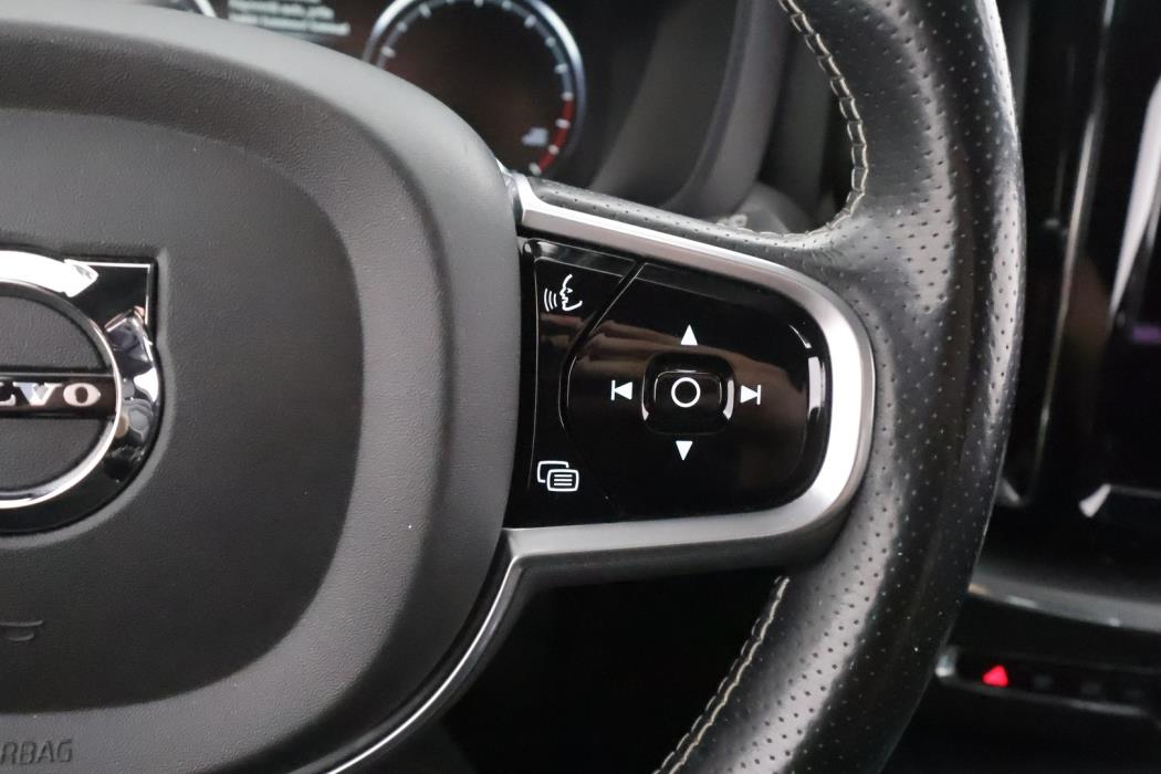VOLVO XC60 2018