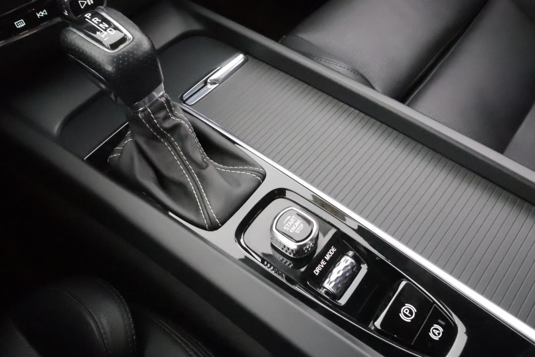 VOLVO XC60 2018