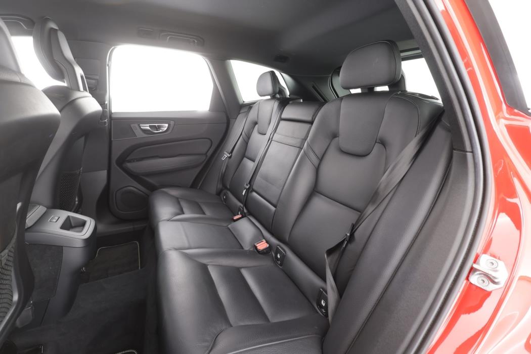 VOLVO XC60 2018